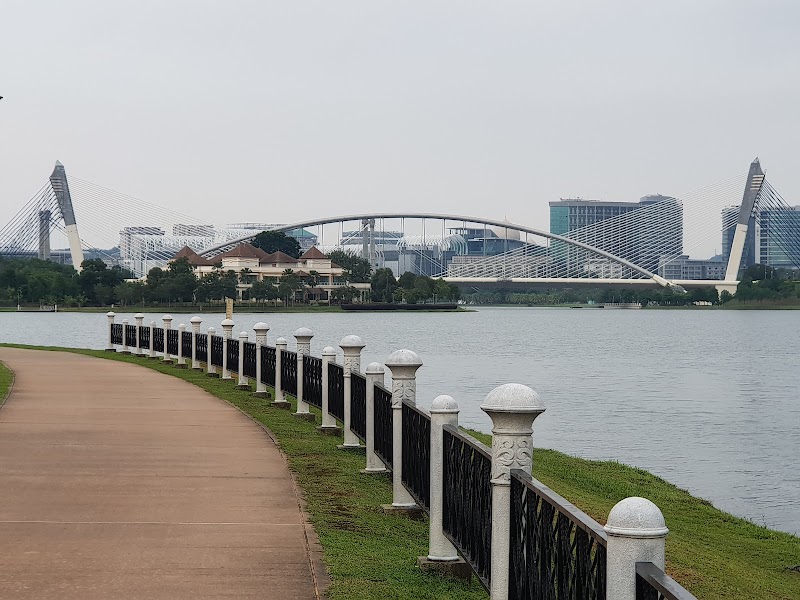 Cyberjaya Lakeside tennis club
