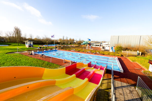 Zwembad It Gryn tennis club in Stiens