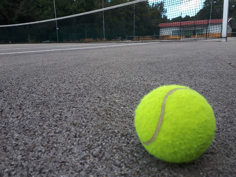 Kose vabaajakeskuse tenniseväljakud tennis club in Tallinn