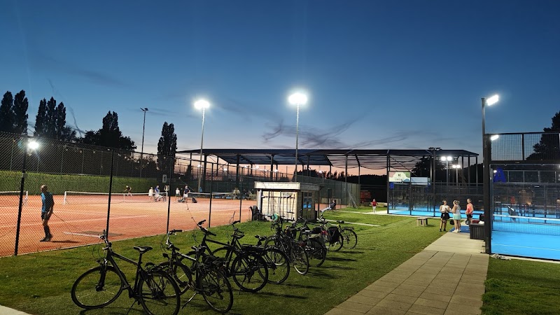 TC eleveN Tennis & Padel tennis club in Deinze