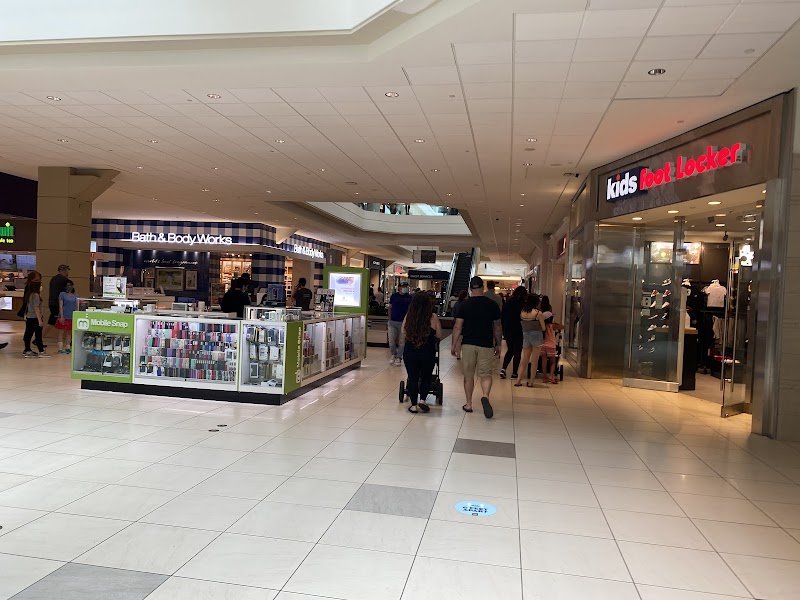 Bayshore Shopping Centre