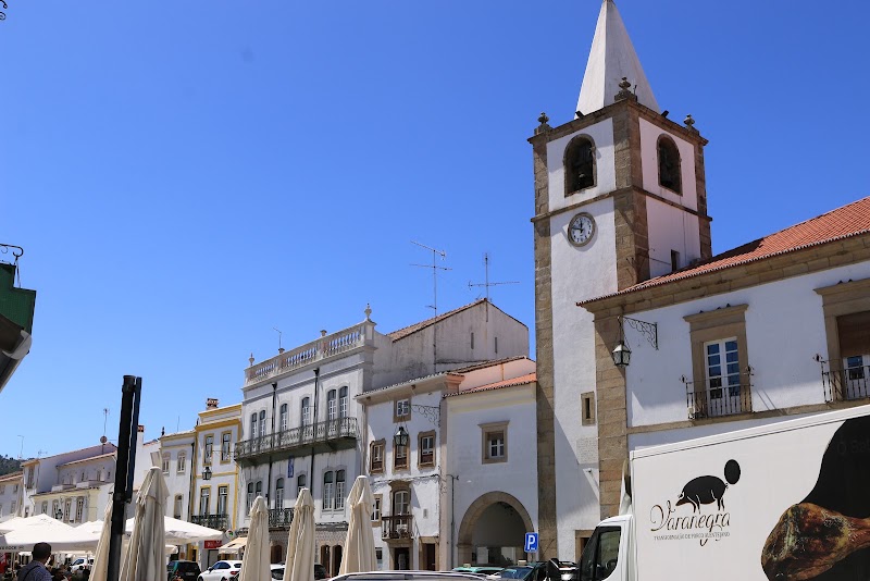 Câmara Municipal De Castelo De Vide tennis club in Castelo de Vide