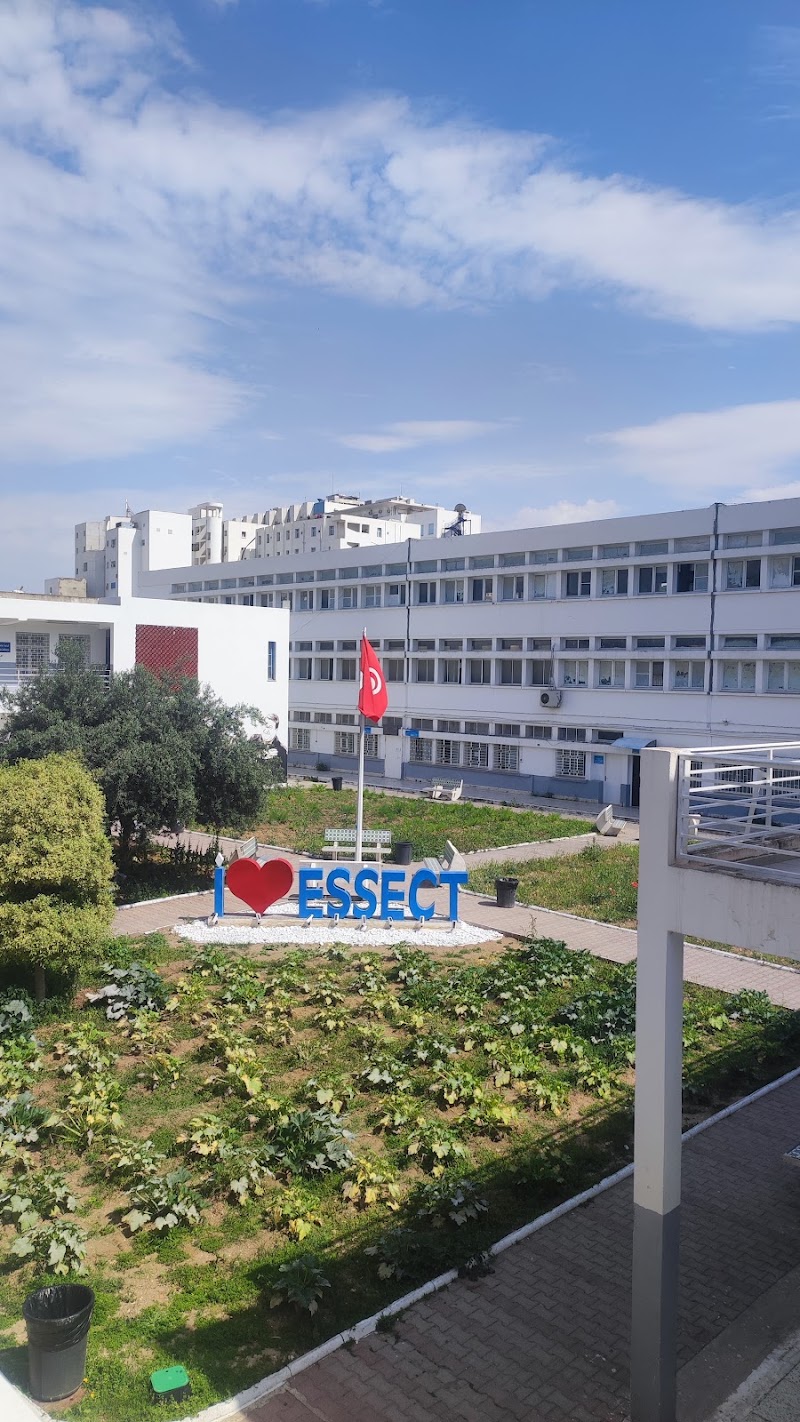 École Supérieure des Sciences Économiques et Commerciales Tunis tennis club