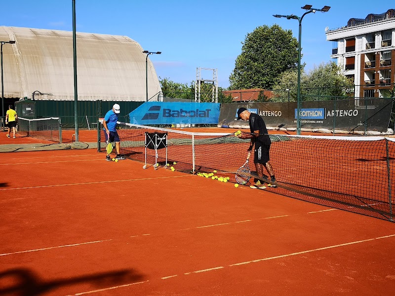 Antuka Tenis Akademisi tennis club in Maltepe/İstanbul