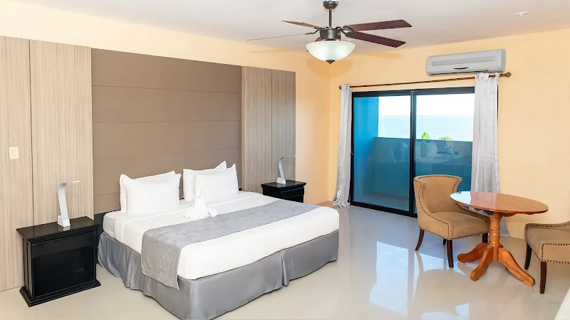 Pickwick Park View Hotel in Belize City