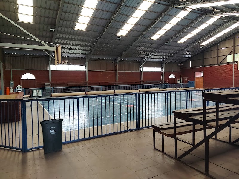 Centro Deportivo Dragones de La Reina in La Reina