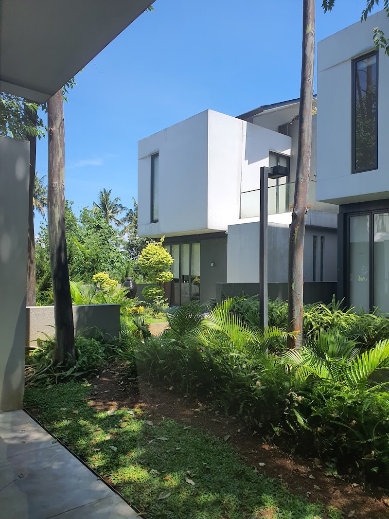 YVE Habitat Limo tennis club