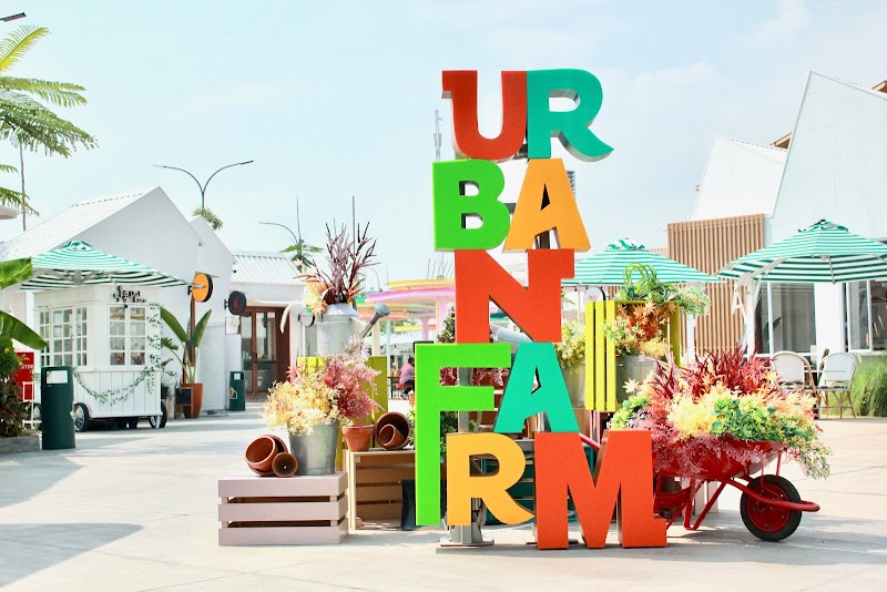 Urban Farm PIK tennis club