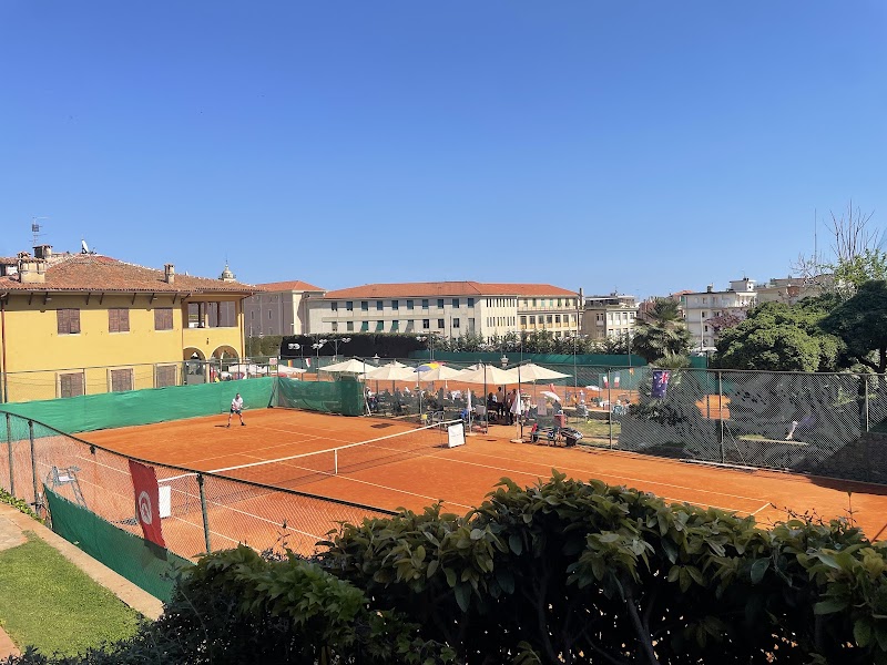 Hanbury Tennis & Padel Club in Albenga