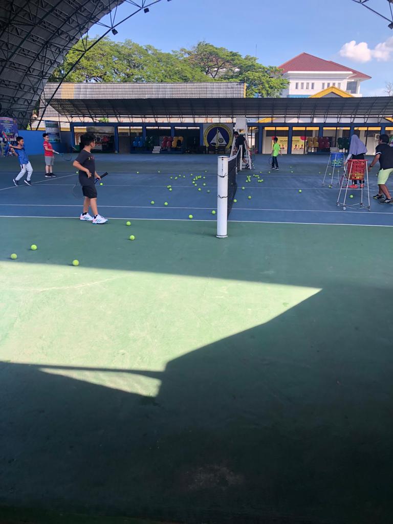 Lapangan Tenis DPRD Provinsi Riau tennis club
