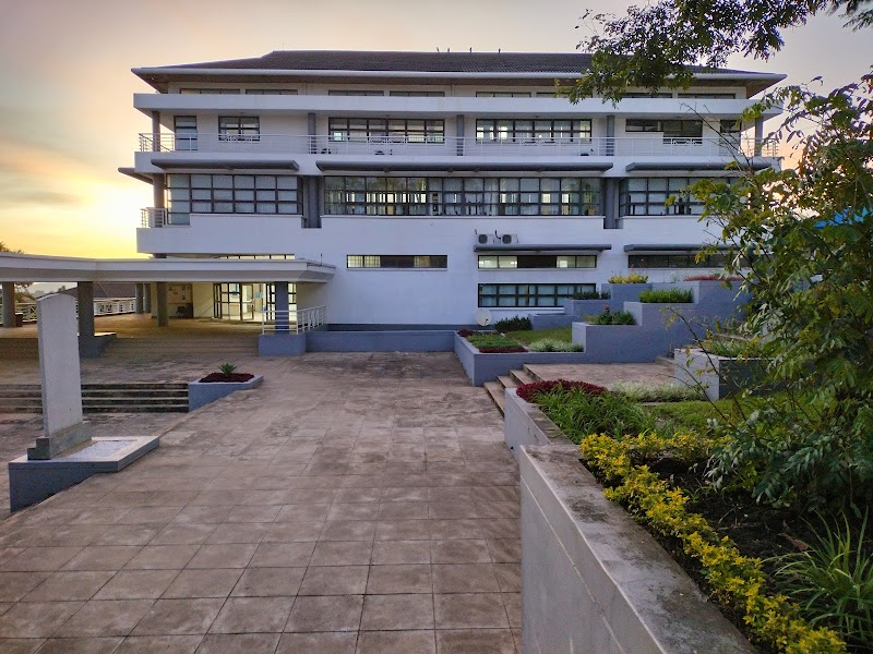 Kamuzu University of Health Sciences (KUHeS) tennis club