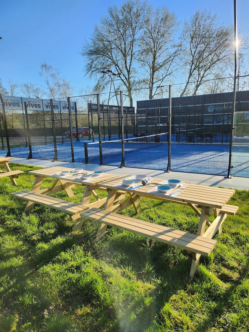 Tennis- en padelclub d'Hoeve tennis club in Kuurne