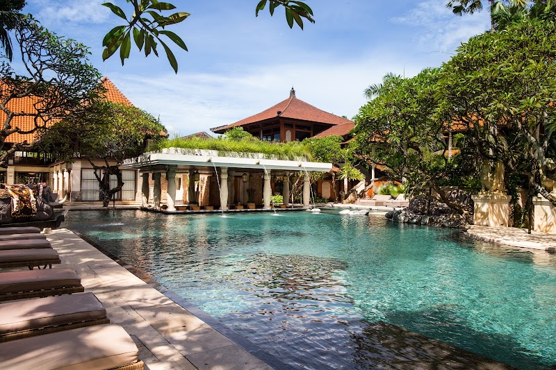 Puri Santrian Beach Resort tennis club in Bali
