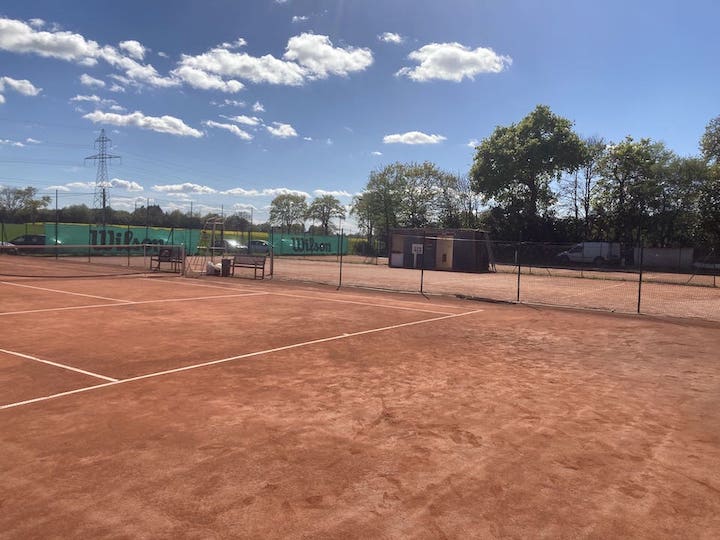 Tennis Club La Chataigneraie tennis club in Montgermont
