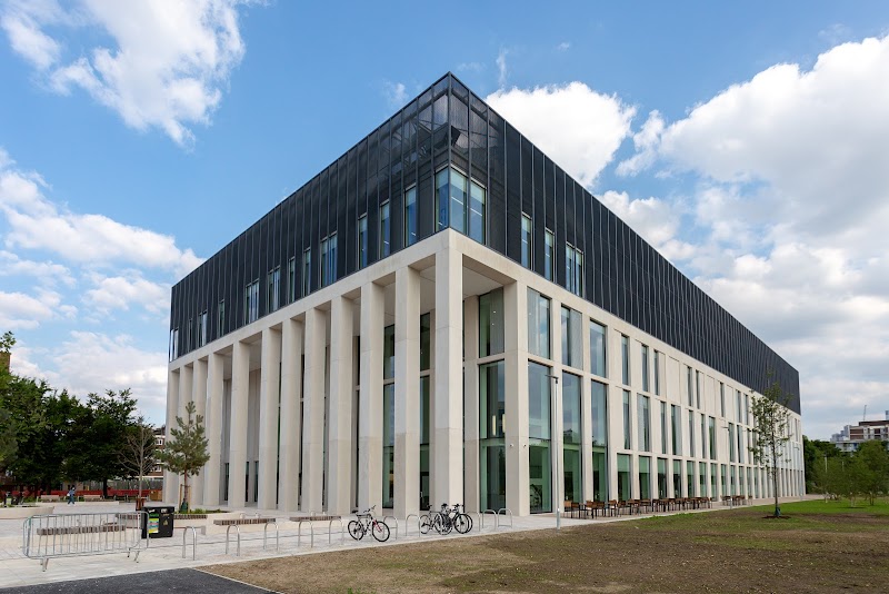 Britannia Leisure Centre tennis club in London