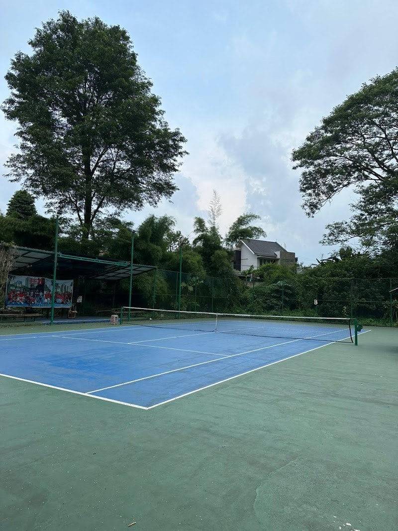 Lapangan Tenis Outdoor Raffles Cibubur tennis club in West Java