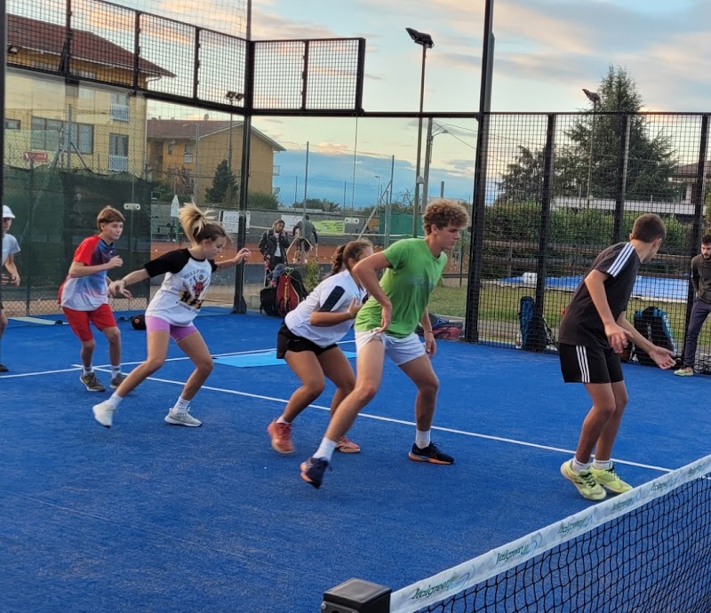 Circolo Tennis e Padel 360 Sport tennis club in VC