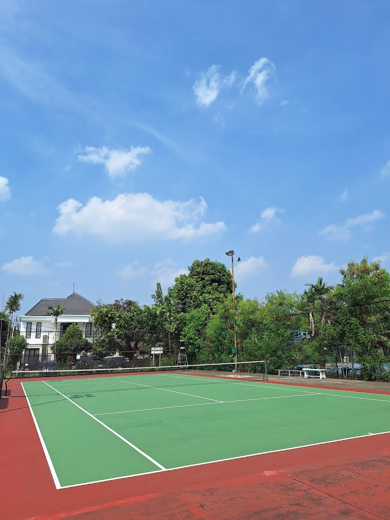 Lapangan Tennis Komplek Garuda tennis club