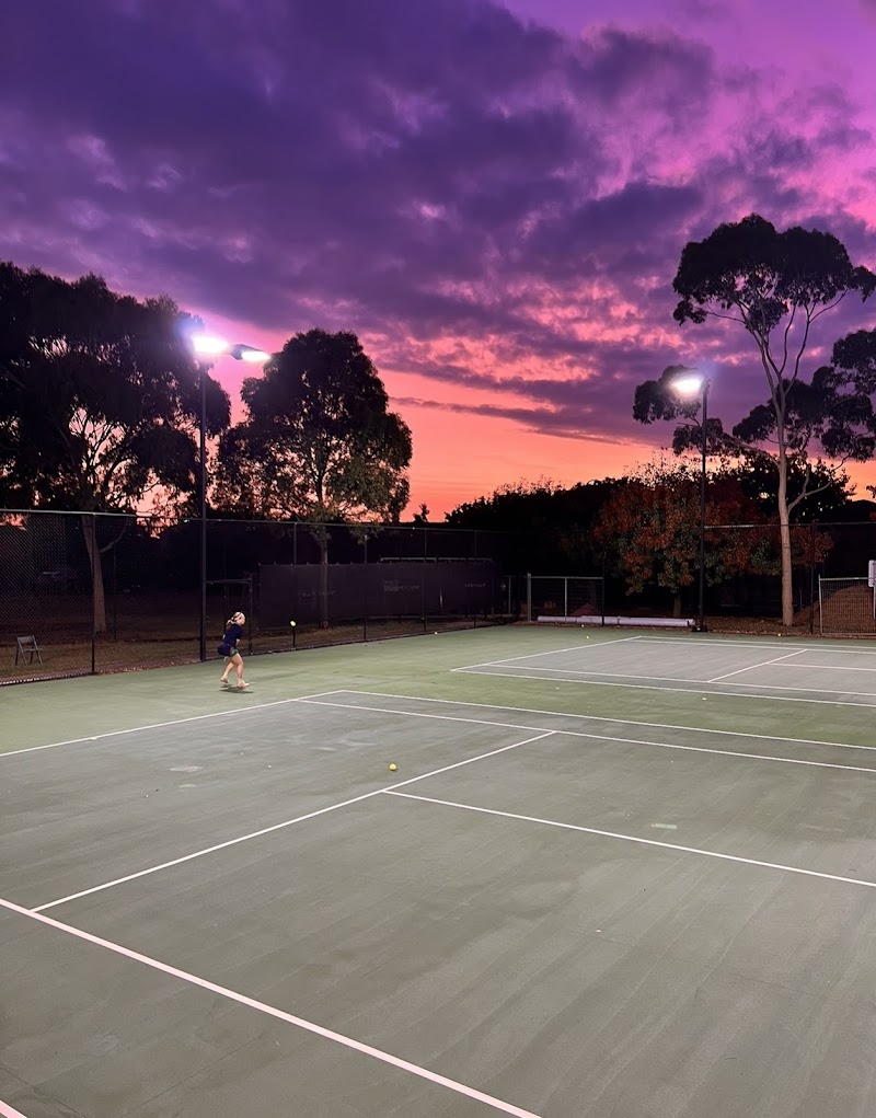 Notting Hill / Pinewood Tennis Club tennis club