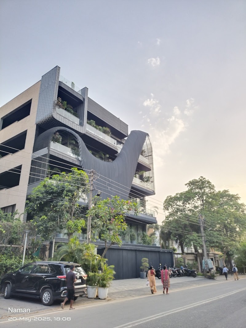 DLF phase 1 tennis club