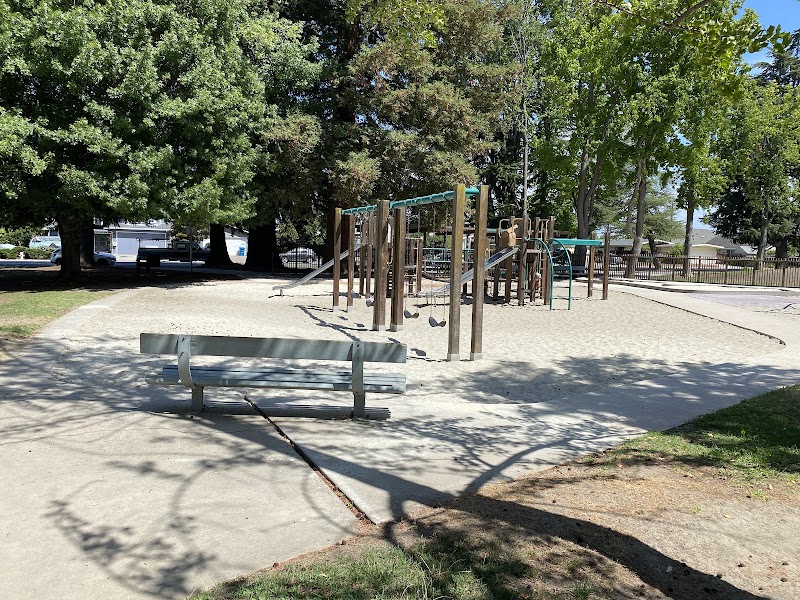 Maywood Park tennis club in CA