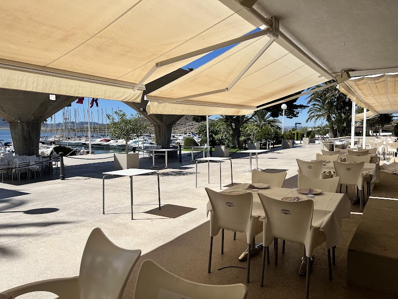 Club Náutico Dos Mares tennis club in La Manga